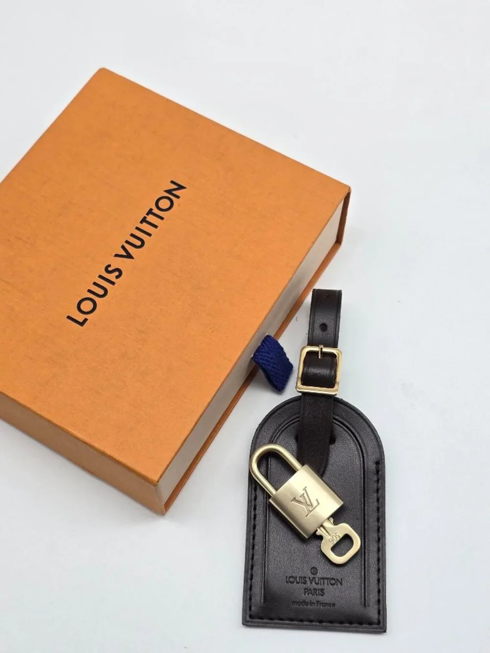 Authentic Louis Vuitton Brown Luggage Tag Gold LV Padlock Key & Box